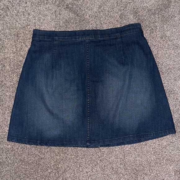 Express Button-Front Mini Skirt - Picture 2 of 8